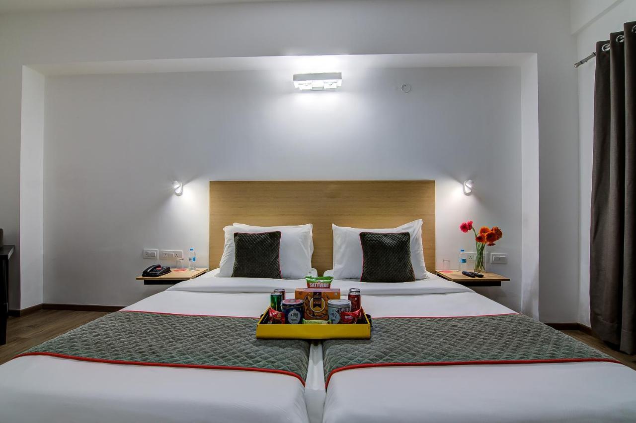 Oyo Townhouse 42 Urvashi Theatre Hotel Chennai Exterior foto