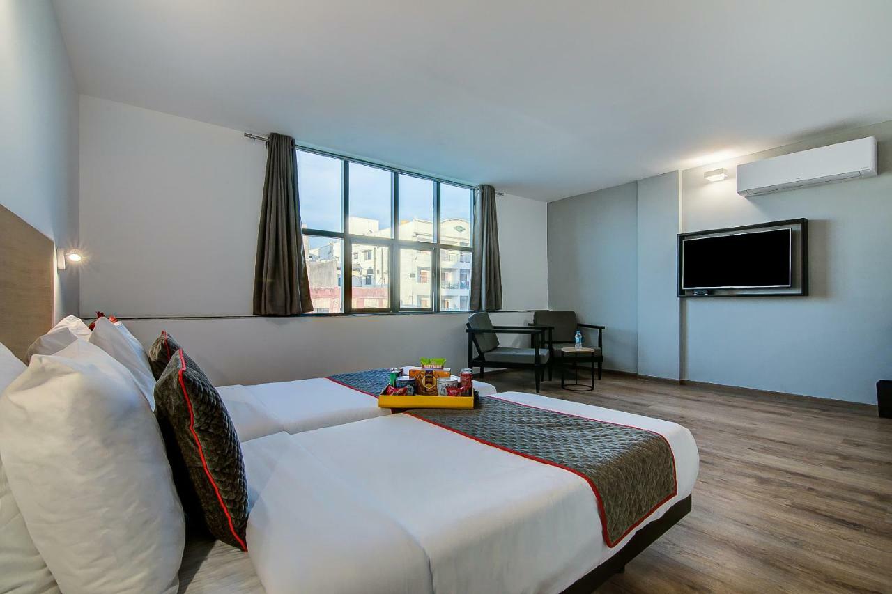 Oyo Townhouse 42 Urvashi Theatre Hotel Chennai Exterior foto